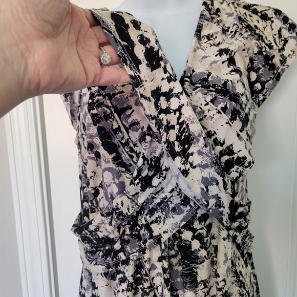 Soma Intimates Jersey Knit Faux Wrap V Neck Soft Dress Black Cream Abstract Sz M - Picture 3 of 10